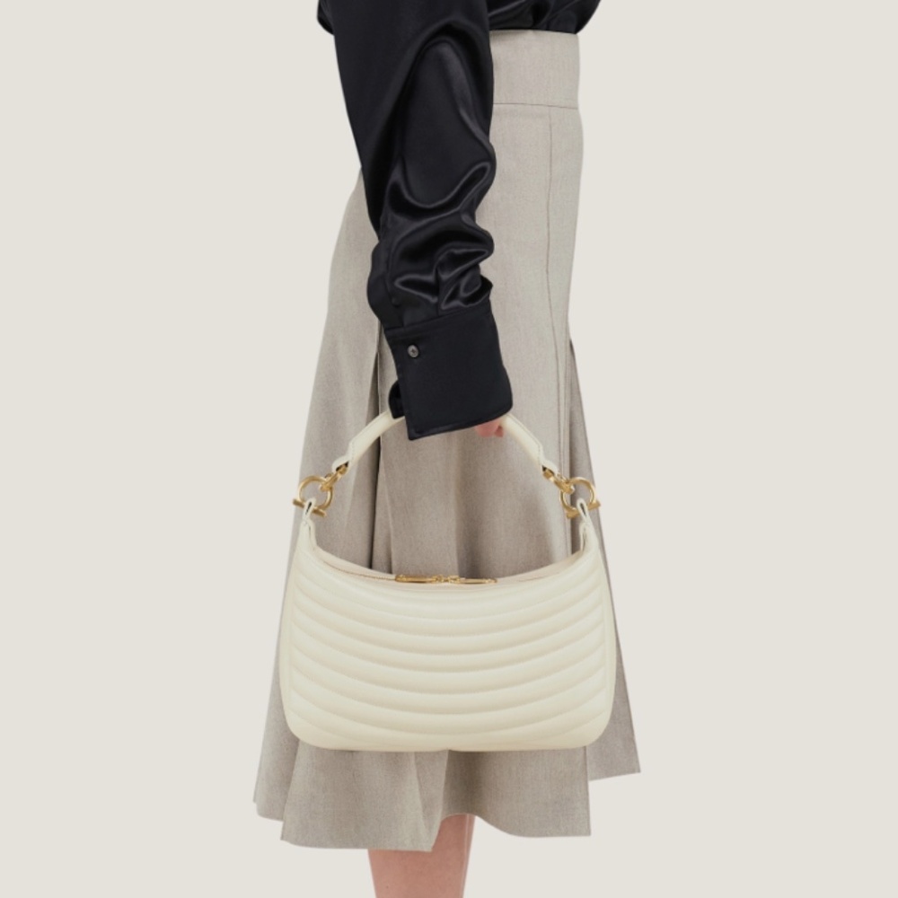 Ferragamo Quilted Bag - NEW - Picture 2 of 11